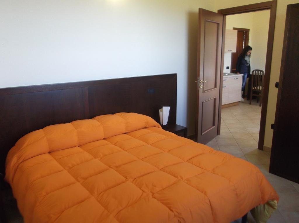 Red Hotel Sant'Elia ซานตากาตา ดี มิลลิเตลโล ห้อง รูปภาพ