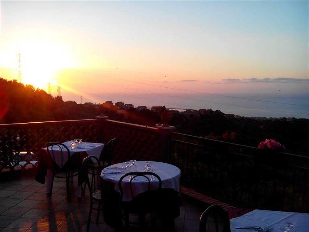 Red Hotel Sant'Elia ซานตากาตา ดี มิลลิเตลโล ภายนอก รูปภาพ